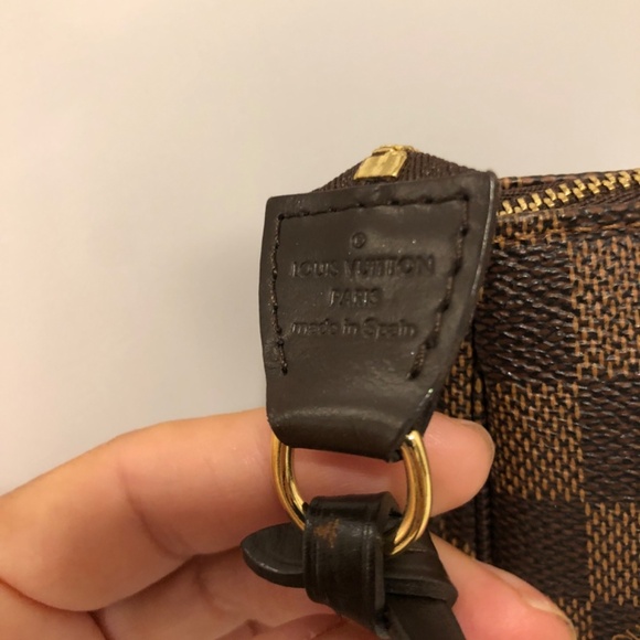 Louis Vuitton Pouchette Damier Ebene Clutch - Picture 4 of 7